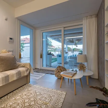 Licia - Isulatravel Villa *